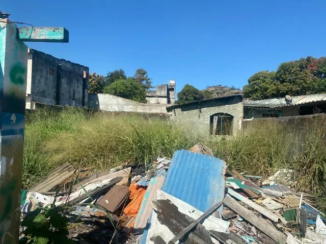 Imagem 3: VENDO CASA P/ REFORMAR - CAMPO GRANDE - RJ Localização: Rua Teixeira de Aragão