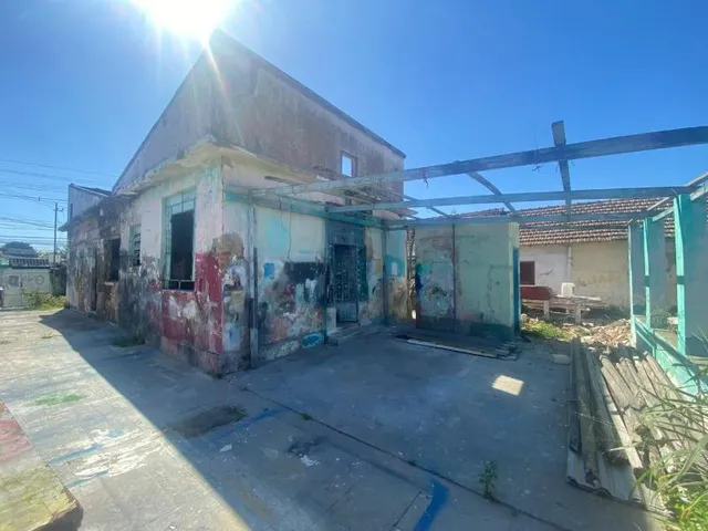Imagem 12: VENDO CASA P/ REFORMAR - CAMPO GRANDE - RJ Localização: Rua Teixeira de Aragão