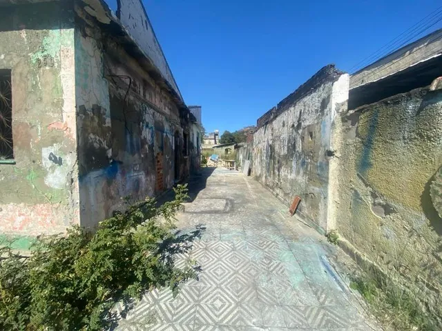 Imagem 10: VENDO CASA P/ REFORMAR - CAMPO GRANDE - RJ Localização: Rua Teixeira de Aragão