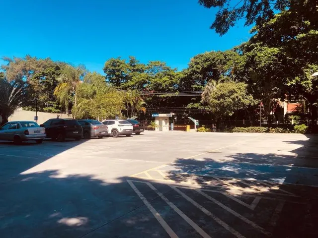 Imagem 3: VENDO SALA NO WEST MEDICAL CENTER EM CAMPO GRANDE - RJ Prédio com exuberante fachada