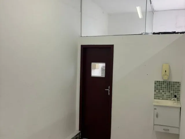 Imagem 4: Vendo Sala Comercial no Centro de Campo Grande - RJ Localização: Rua Dr Caetano Faria