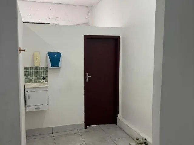 Imagem 3: Vendo Sala Comercial no Centro de Campo Grande - RJ Localização: Rua Dr Caetano Faria