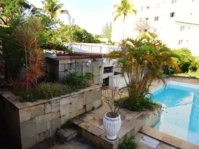 Imagem 5: Imóvel de Luxo à Venda em Salvador-BA: Casa no Caminho das Árvores com 7 Quartos e