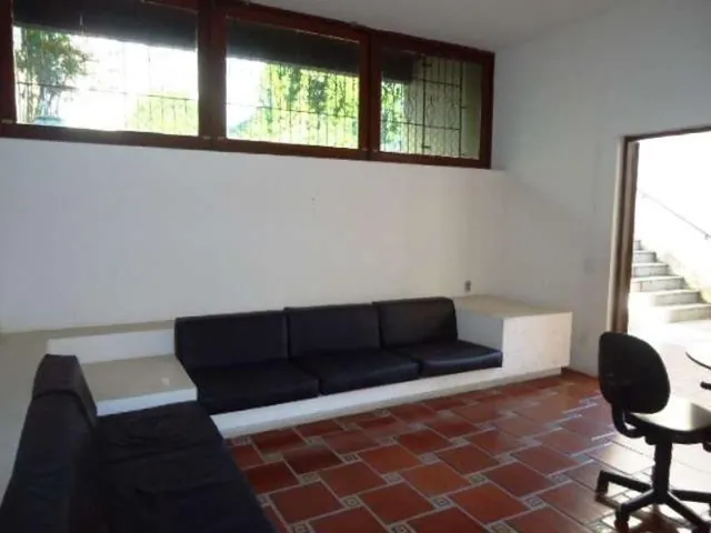 Imagem 14: Imóvel de Luxo à Venda em Salvador-BA: Casa no Caminho das Árvores com 7 Quartos e