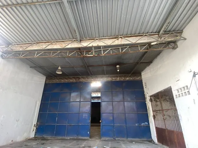 Imagem 6: Galpão Comercial à Venda em Salvador-BA, Bairro Comércio: 1 Sala, 3 Banheiros, 10