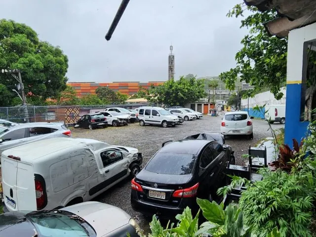 Imagem 7: Aluguel de Loja Comercial com 6 salas, 4 banheiros e 50 vagas de garagem em Pernambués