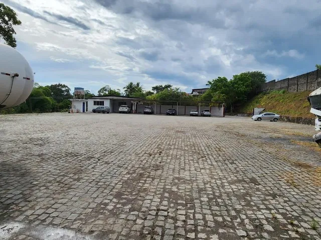 Imagem 6: Aluguel de Galpão Comercial em Salvador-BA, Bairro Pirajá: 6 Salas, 3 Banheiros, 15