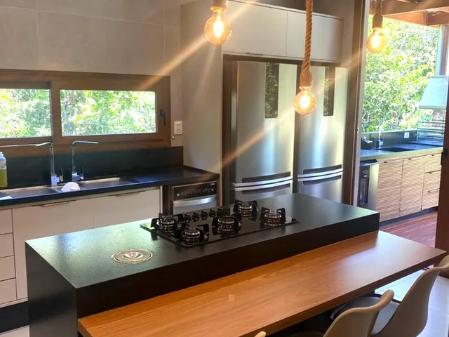 Imagem 5: Luxuosa Casa em Condomínio à Venda em Praia do Forte-BA 6 Quartos, 6 Suítes, 2 Salas