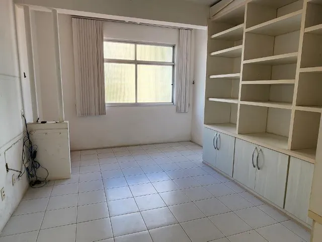 Imagem 2: Casa Comercial na Pituba, Salvador-BA: 5 Quartos, 3 Suítes, 5 Salas, 6 Banheiros, 4