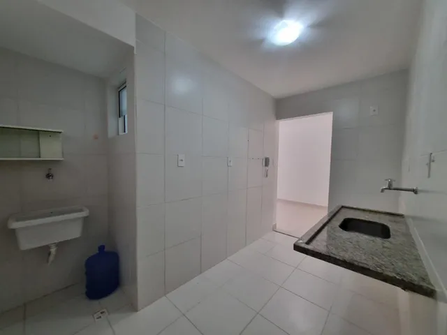 Imagem 10: Apartamento à venda em Lauro de Freitas-BA, Buraquinho: 2 quartos, 2 salas, 1 banheiro