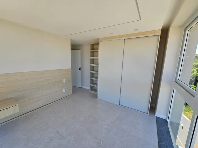 Imagem 2: Casa de luxo em condomínio à venda em Camaçari-BA, bairro Abrantes! 7 quartos, 7