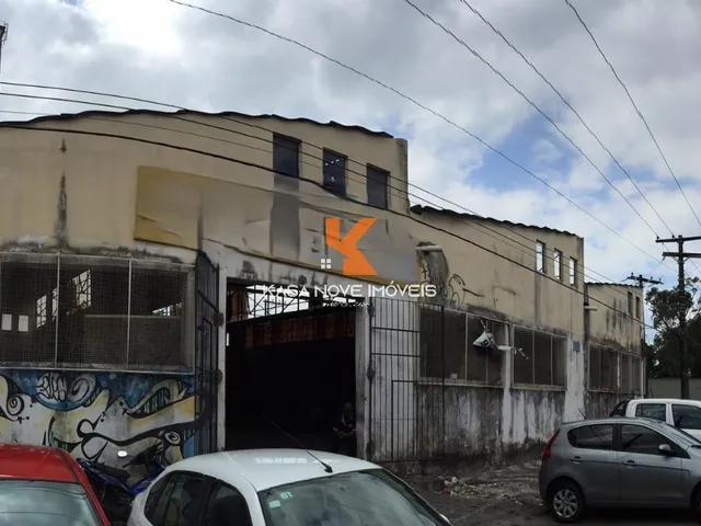 Imagem 2: Galpão Comercial à Venda em Salvador-BA, Bairro Comércio: 1 Sala, 2 Banheiros, 630m²