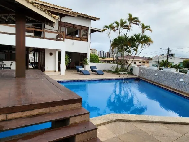 Imagem: Casa de Luxo à Venda em Condomínio Exclusivo