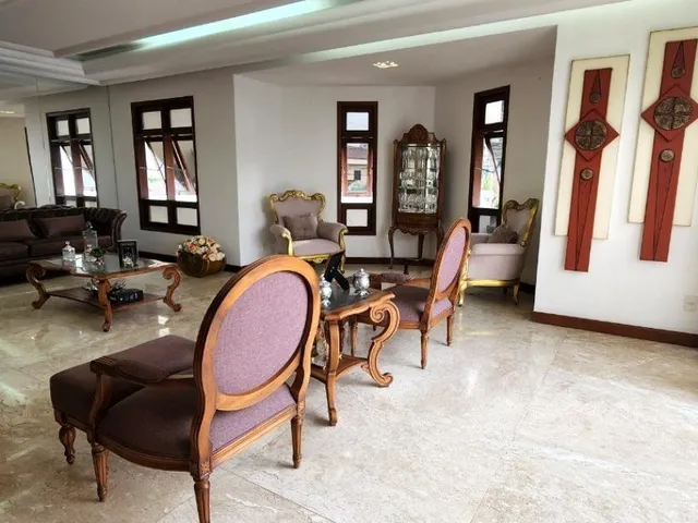 Imagem 4: Casa de Luxo à Venda em Condomínio Exclusivo no Itaigara: 5 Quartos, 5 Suítes, 3