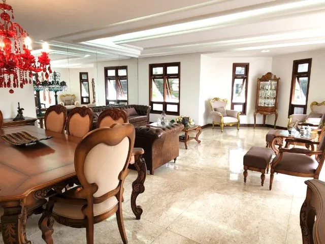 Imagem 10: Casa de Luxo à Venda em Condomínio Exclusivo no Itaigara: 5 Quartos, 5 Suítes, 3