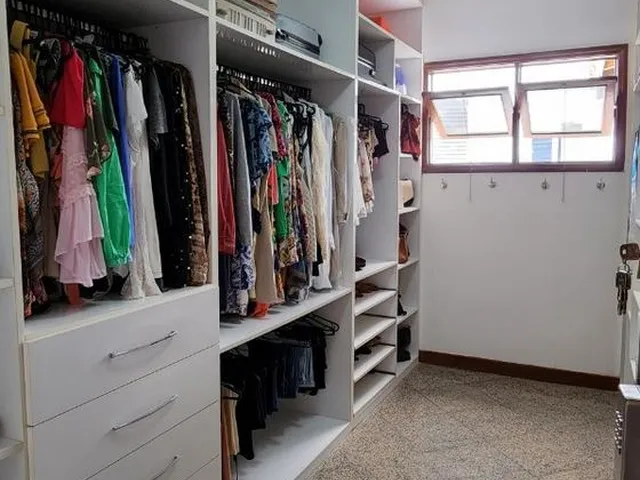 Imagem 5: Casa de Luxo à Venda em Condomínio Exclusivo no Itaigara: 5 Quartos, 5 Suítes, 3
