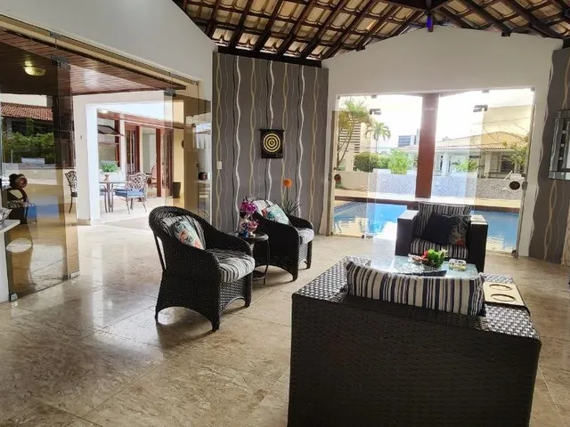 Imagem 2: Casa de Luxo à Venda em Condomínio Exclusivo no Itaigara: 5 Quartos, 5 Suítes, 3
