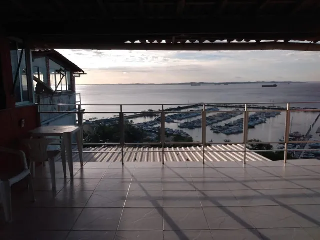 Imagem 12: Imóvel à Venda em Salvador-BA: Casa com 7 Quartos e 3 Suítes no Bairro Dois de Julho!