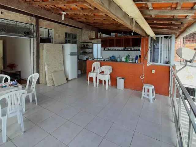 Imagem 11: Imóvel à Venda em Salvador-BA: Casa com 7 Quartos e 3 Suítes no Bairro Dois de Julho!