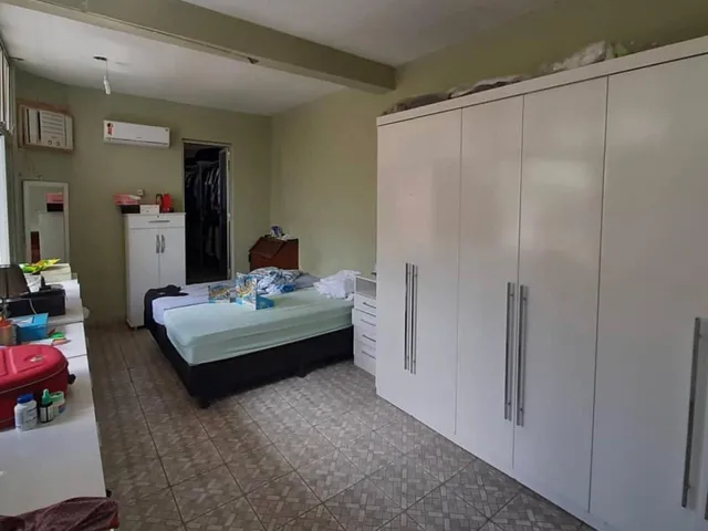 Imagem 7: Imóvel à Venda em Salvador-BA: Casa com 7 Quartos e 3 Suítes no Bairro Dois de Julho!
