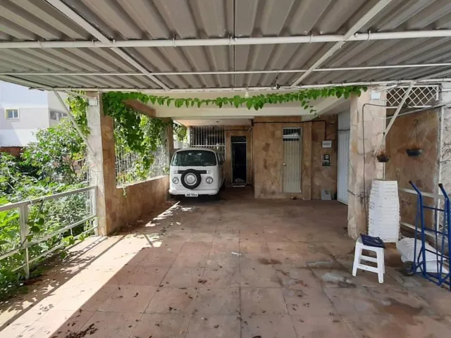 Imagem 9: Imóvel à Venda em Salvador-BA: Casa com 7 Quartos e 3 Suítes no Bairro Dois de Julho!