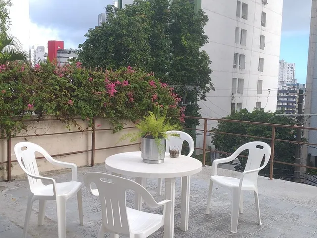 Imagem 10: Aluguel de Imóvel Exclusivo: Casa de 3 quartos no Jardim Apipema, Salvador-BA, com