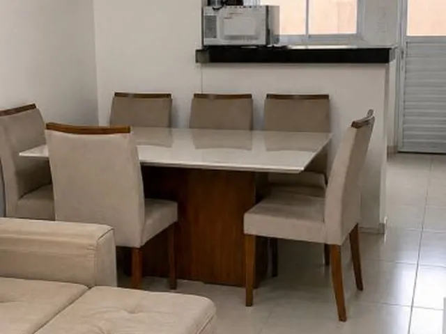 Imagem: O apartamento possui 2 Dormitórios, 1 Suíte, 2 Banheiros,