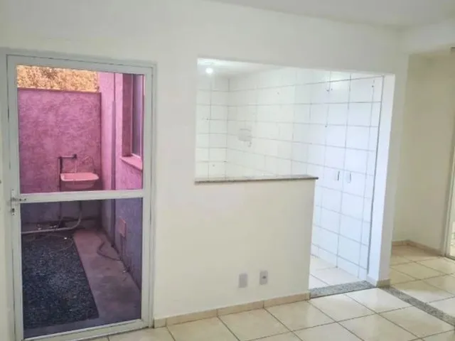 Imagem: O apartamento possui 2 Dormitórios, 1 Banheiro, 1 Vaga na