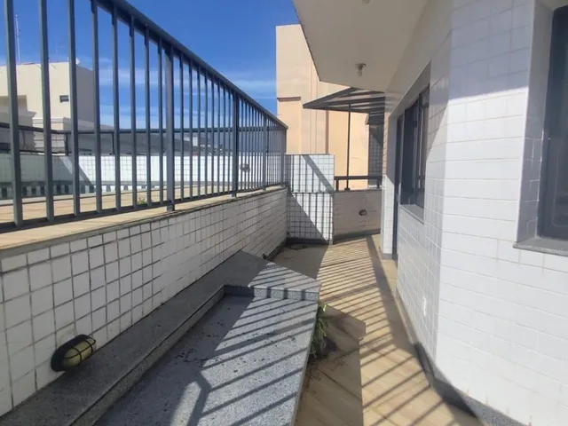 Imagem 7: Cobertura duplex de alto padrão à venda na Pituba. Uma cobertura elegante, espaçosa