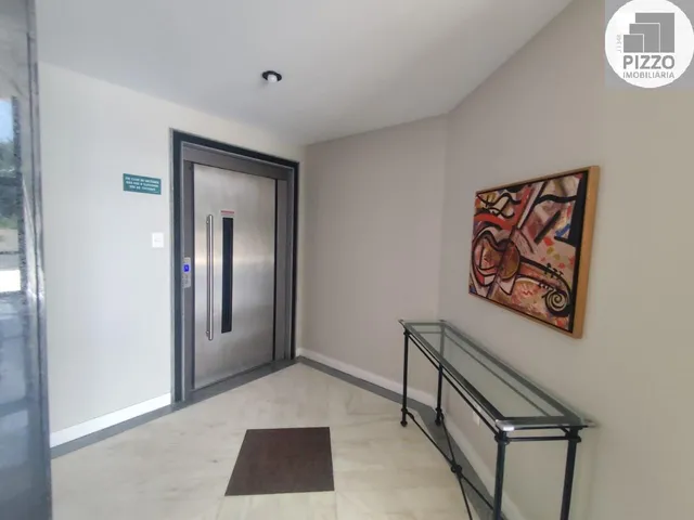 Imagem 5: Cobertura duplex de alto padrão à venda na Pituba. Uma cobertura elegante, espaçosa