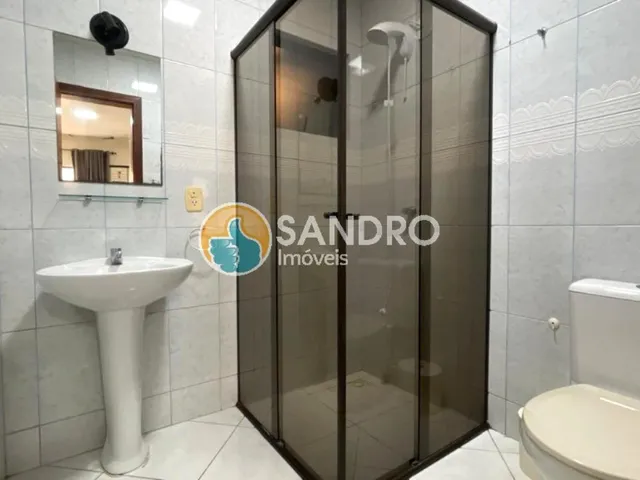 Imagem 2: Duplex em condomínio fechado c/ 2 suítes a 80 m da praia de Bombas! Churrasqueira e