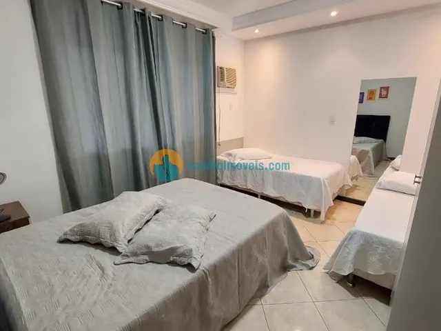 Imagem 7: Ampla casa completamente climatizada, com 5 dormitórios, área de lazer com piscina