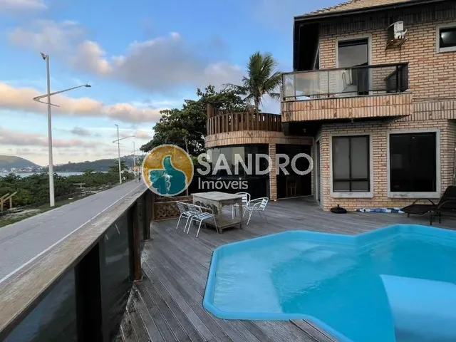 Imagem: Linda CASA BEIRA-MAR na Praia de Bombas