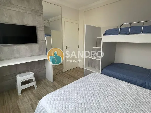 Imagem 2: Apartamento com 2 Quartos à Venda em Bombinhas