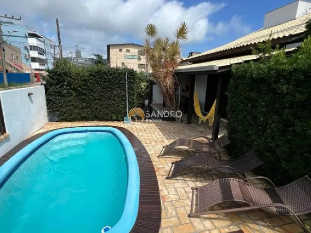 Imagem 10: Casa Grande com Piscina para Temporada em Bombinhas - 4 Quartos, Próxima à Praia de