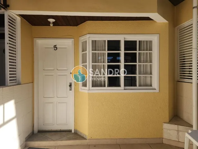 Imagem 3: Sobrado Duplex À Venda na Praia de Bombas - 2 Quartos, Cozinha Mobiliada e Churrasqueira