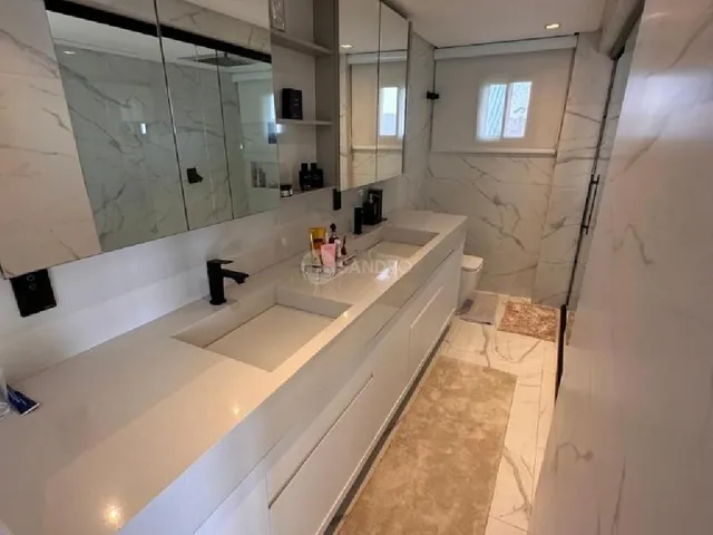 Imagem 11: Casa de Luxo com Vista Mar à Venda no Condomínio Panorâmico em Bombinhas - 4 Suítes e