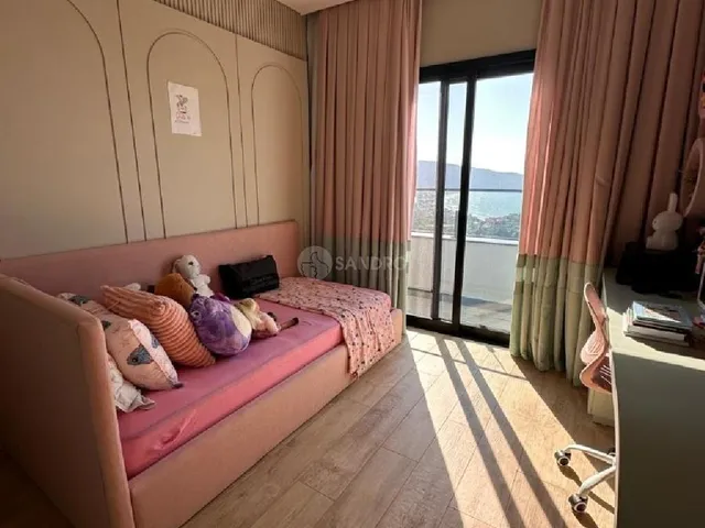 Imagem 15: Casa de Luxo com Vista Mar à Venda no Condomínio Panorâmico em Bombinhas - 4 Suítes e