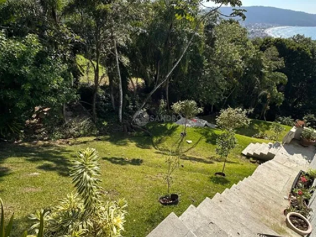 Imagem 16: Casa de Luxo com Vista Mar à Venda no Condomínio Panorâmico em Bombinhas - 4 Suítes e