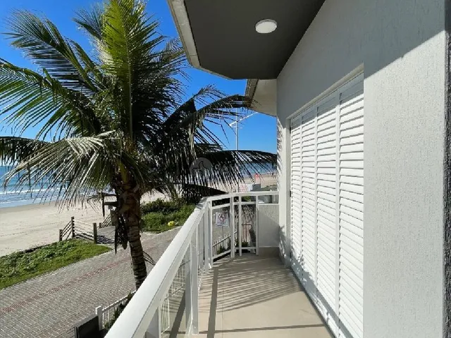 Imagem: Casa Beira-Mar com 4 Dormitórios à Venda