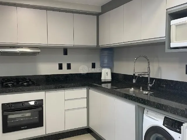 Imagem 3: Casa Beira-Mar com 4 Dormitórios à Venda em Bombinhas - Suíte, Acessibilidade e