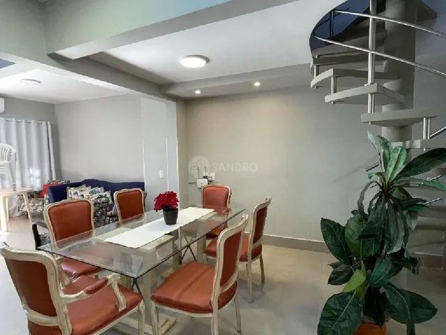 Imagem 5: Casa Beira-Mar com 4 Dormitórios à Venda em Bombinhas - Suíte, Acessibilidade e