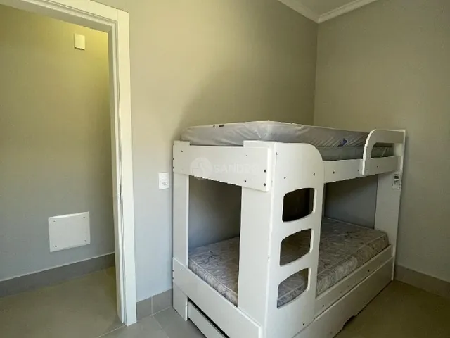 Imagem 13: Casa Beira-Mar com 4 Dormitórios à Venda em Bombinhas - Suíte, Acessibilidade e