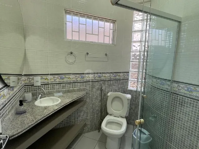 Imagem 12: Casa Beira-Mar com 4 Dormitórios à Venda em Bombinhas - Suíte, Acessibilidade e