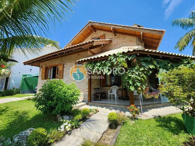 Imagem: Ampla casa de esquina a venda - com piscina