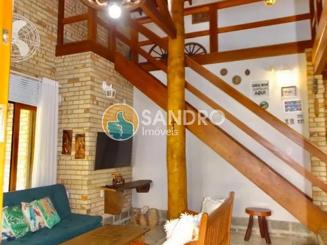 Imagem 8: Ampla casa de esquina a venda - com piscina e mezanino