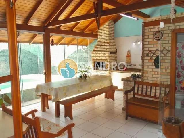 Imagem 15: Ampla casa de esquina a venda - com piscina e mezanino