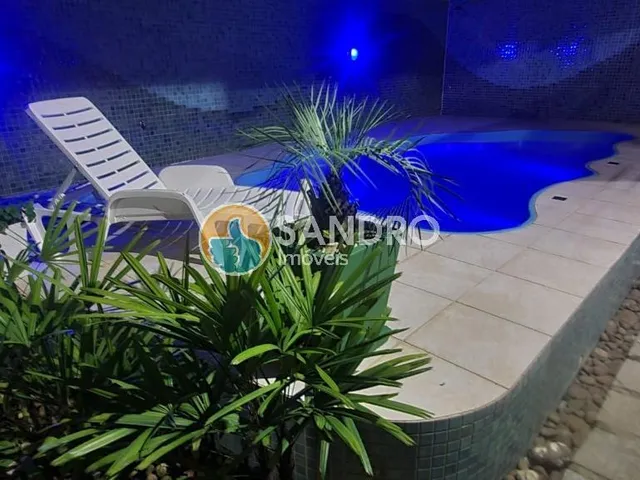 Imagem 14: Ampla casa de esquina a venda - com piscina e mezanino