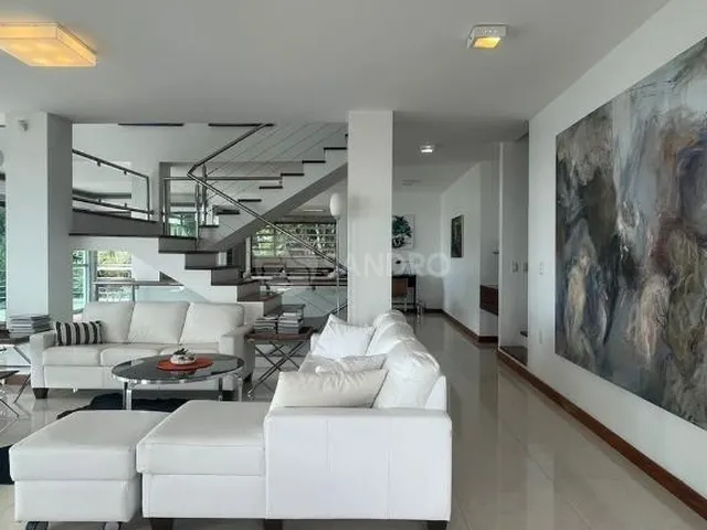 Imagem 3: Casa Duplex de Luxo em Bombinhas