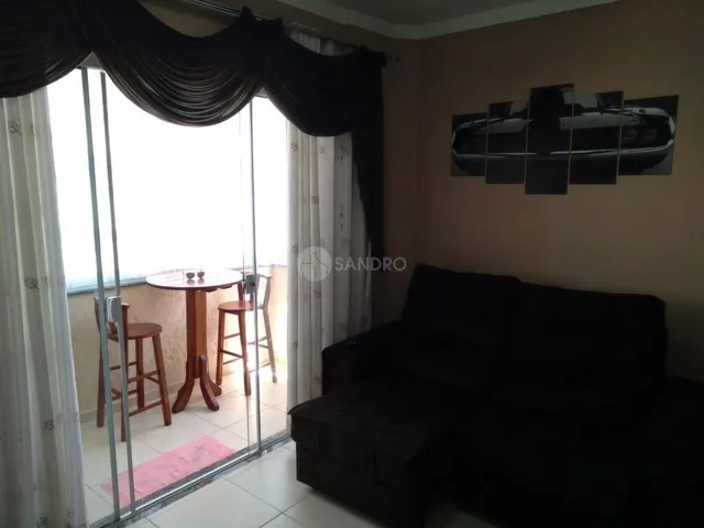 Imagem 4: Descubra o conforto do Apartamento 101 no Edifício Godoy, localizado a apenas 400 metros